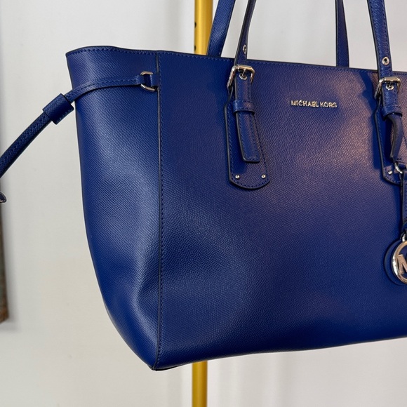 Michael Kors coated canvas Navy Blue Tote EUC - Picture 4 of 17